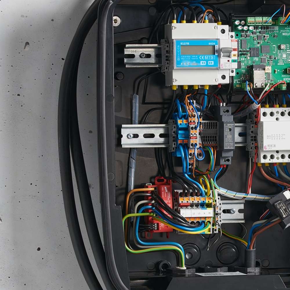 Wallboxen von Hardy Barth mit DEHNrecord